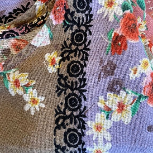 Callabie BoHo Floral Top Size XL - Picture 12 of 15